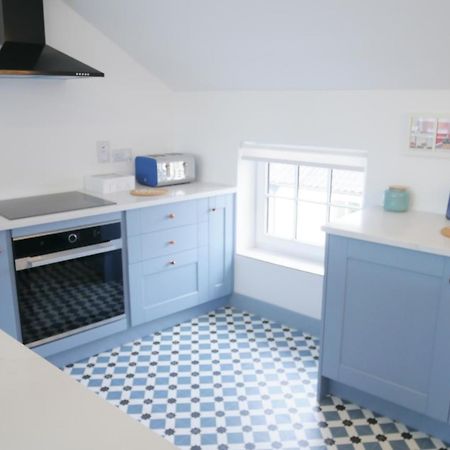 Sunset View, 2 Bedrooms In The Heart Of Holt With Parking Экстерьер фото