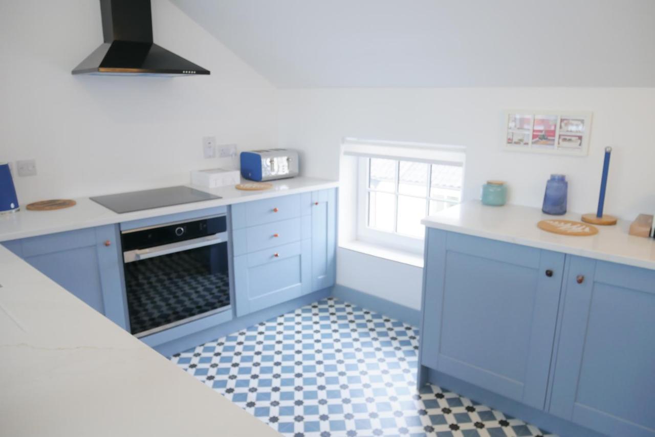 Sunset View, 2 Bedrooms In The Heart Of Holt With Parking Экстерьер фото