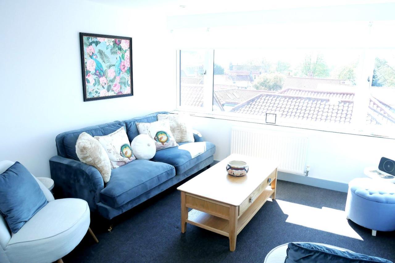 Sunset View, 2 Bedrooms In The Heart Of Holt With Parking Экстерьер фото